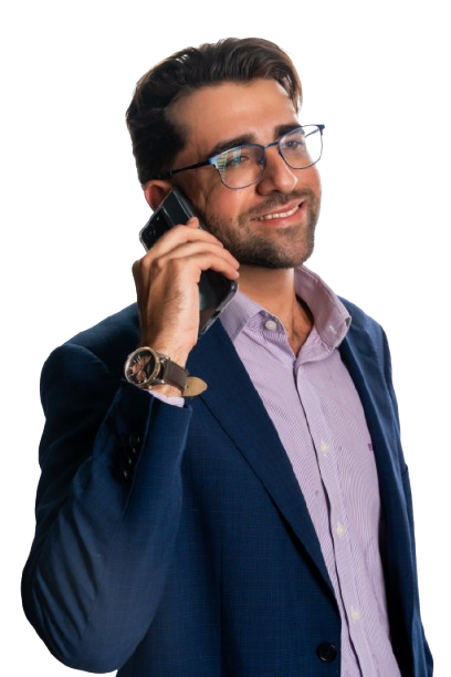 Dámaso de León al teléfono